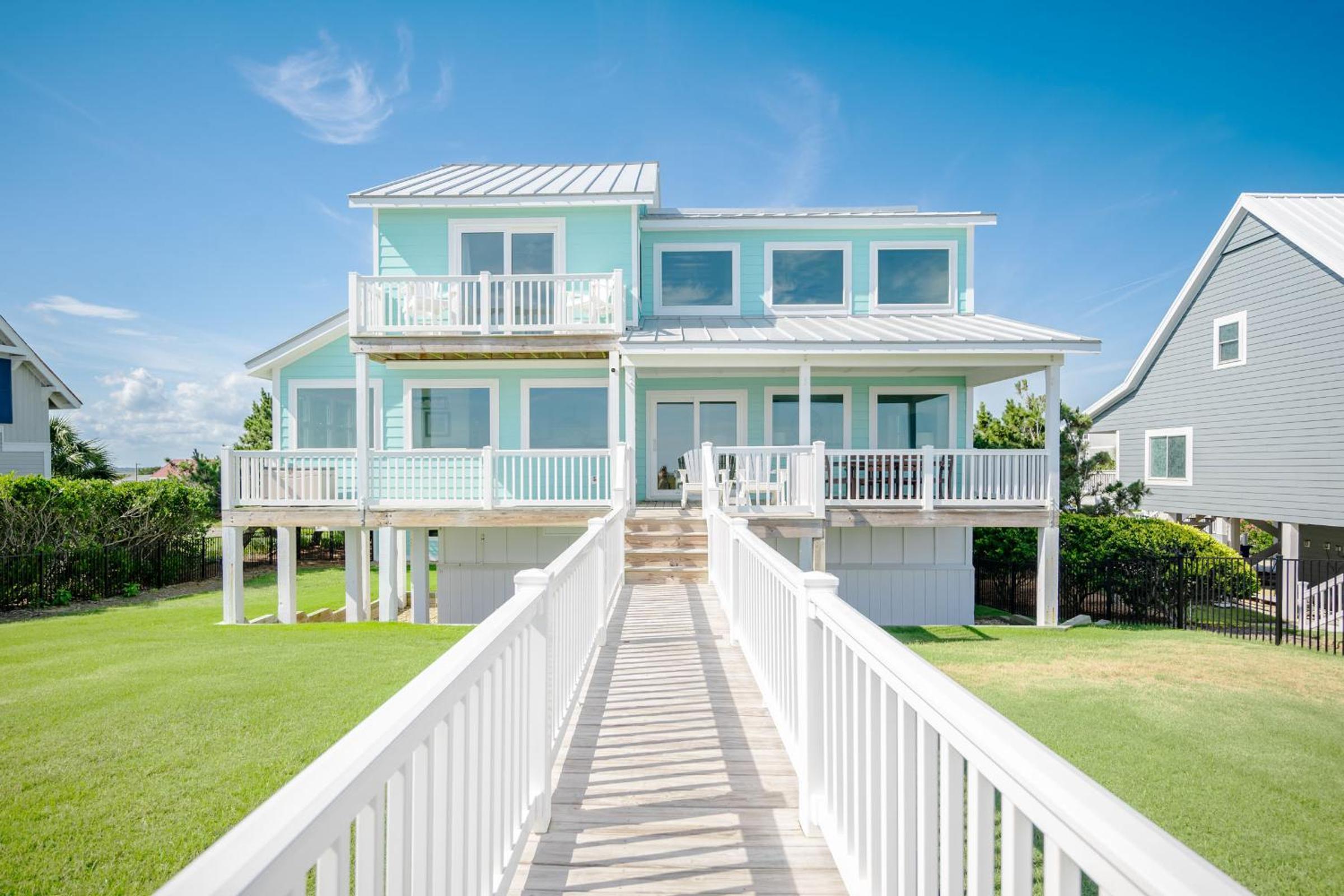 Serenity by the Sea by Oak Island Accommodations
