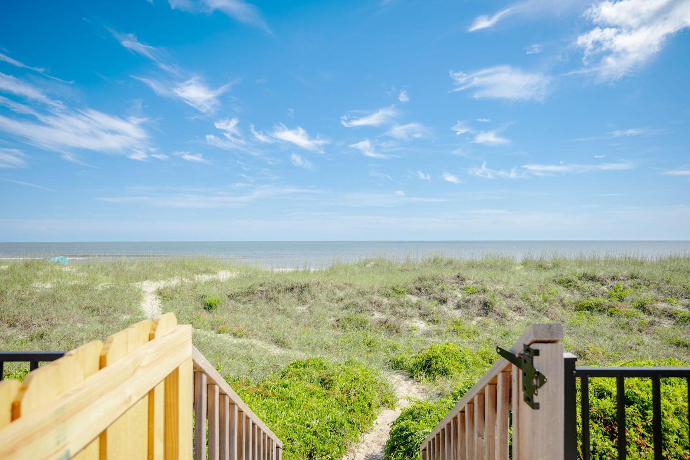Serenity by the Sea by Oak Island Accommodations