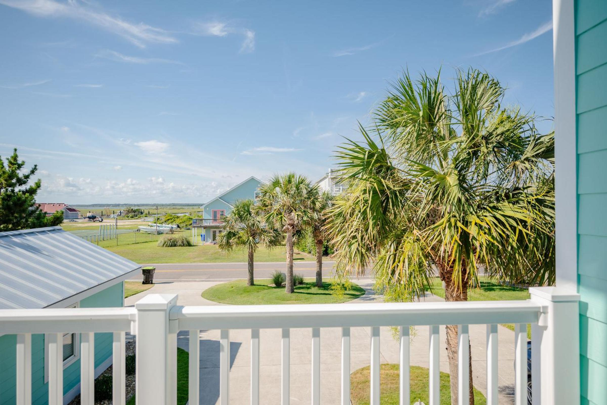 Serenity by the Sea by Oak Island Accommodations