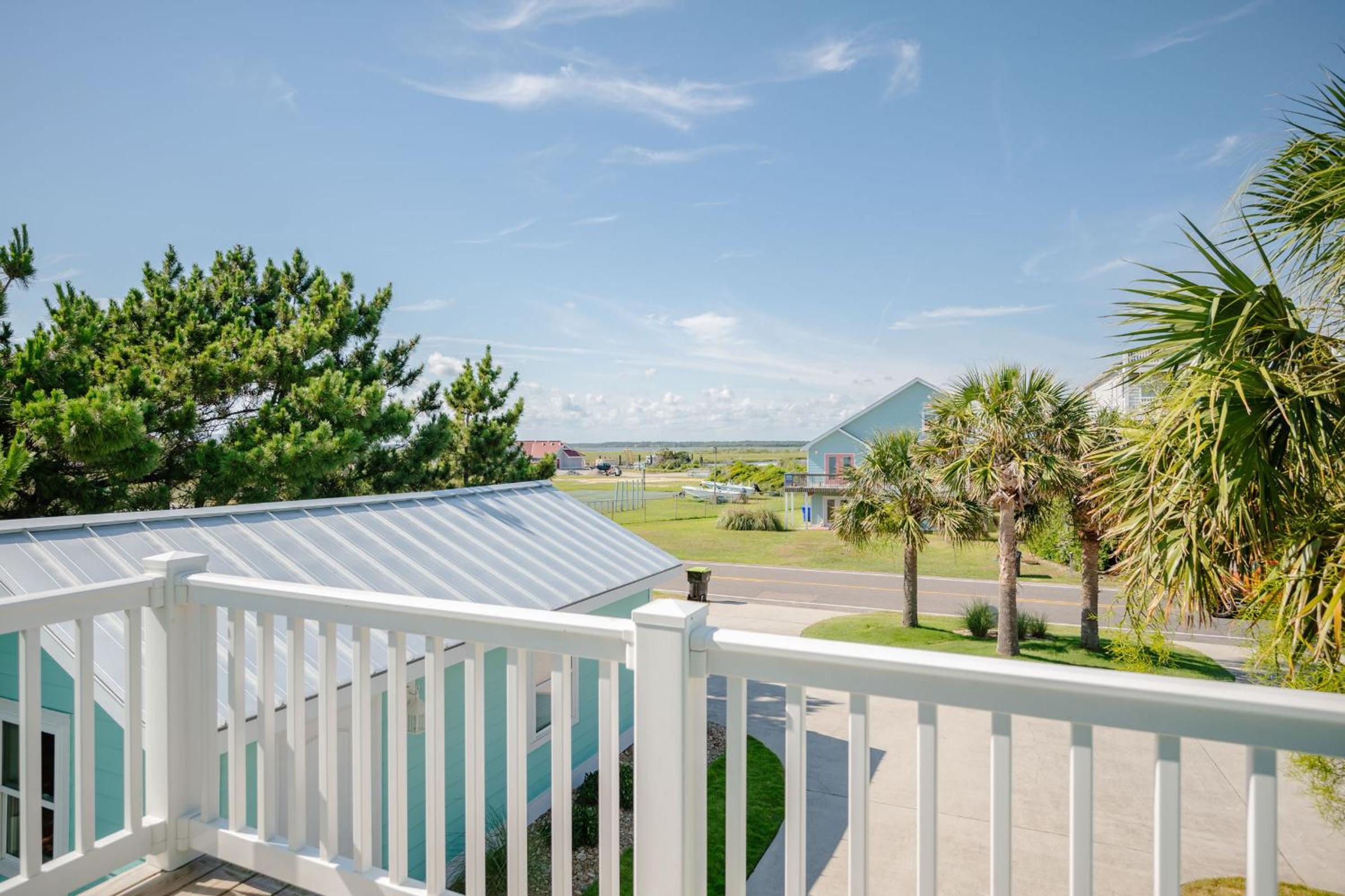 Serenity by the Sea by Oak Island Accommodations