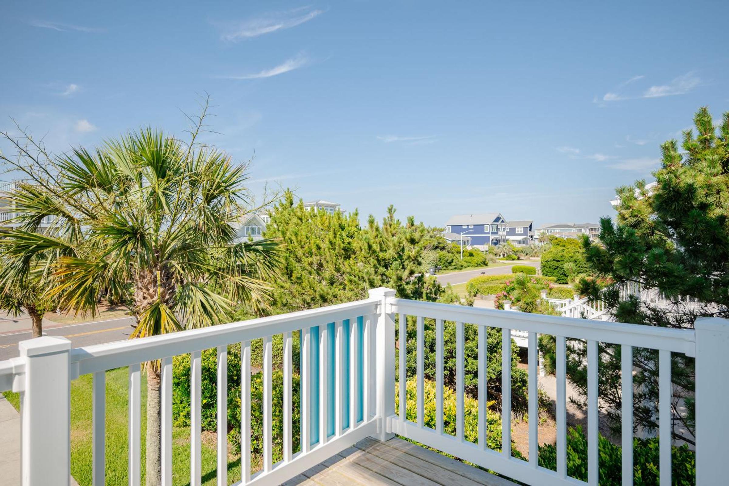 Serenity by the Sea by Oak Island Accommodations