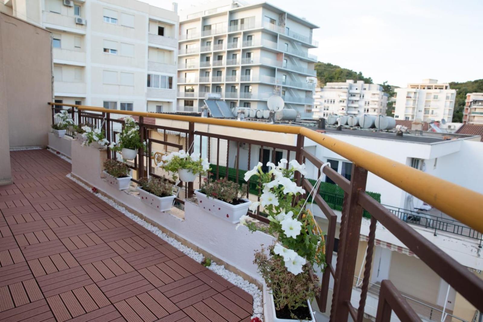 Twins Apartment's