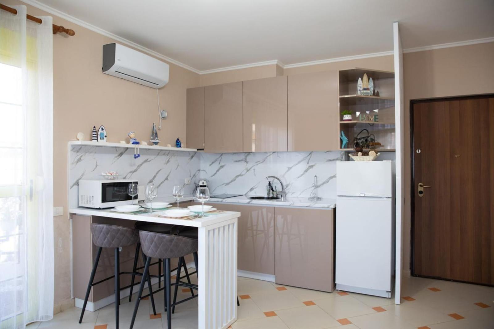 Twins Apartment's