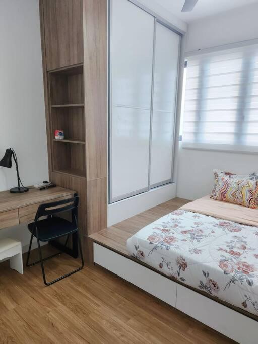 Luxury Spacious 4 Bedroom Suite - Cheras Maluri MRT