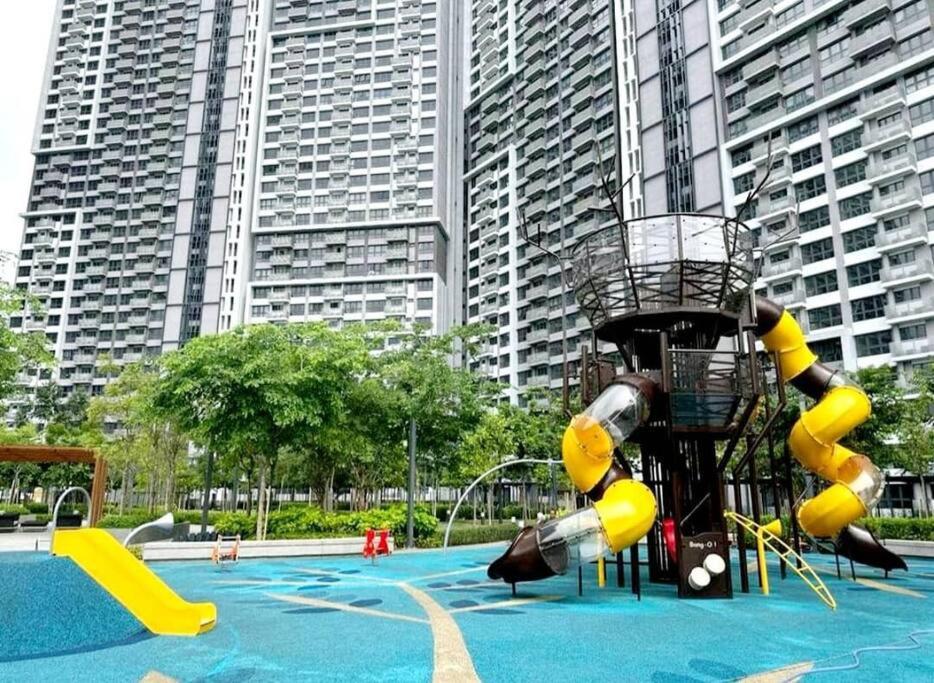 Luxury Spacious 4 Bedroom Suite - Cheras Maluri MRT