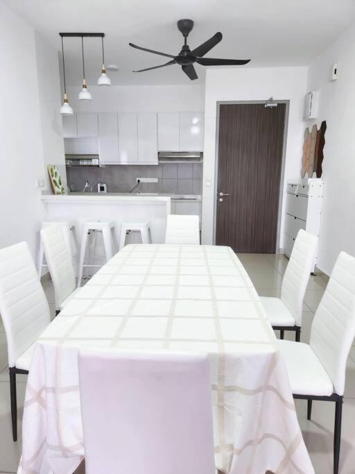Luxury Spacious 4 Bedroom Suite - Cheras Maluri MRT