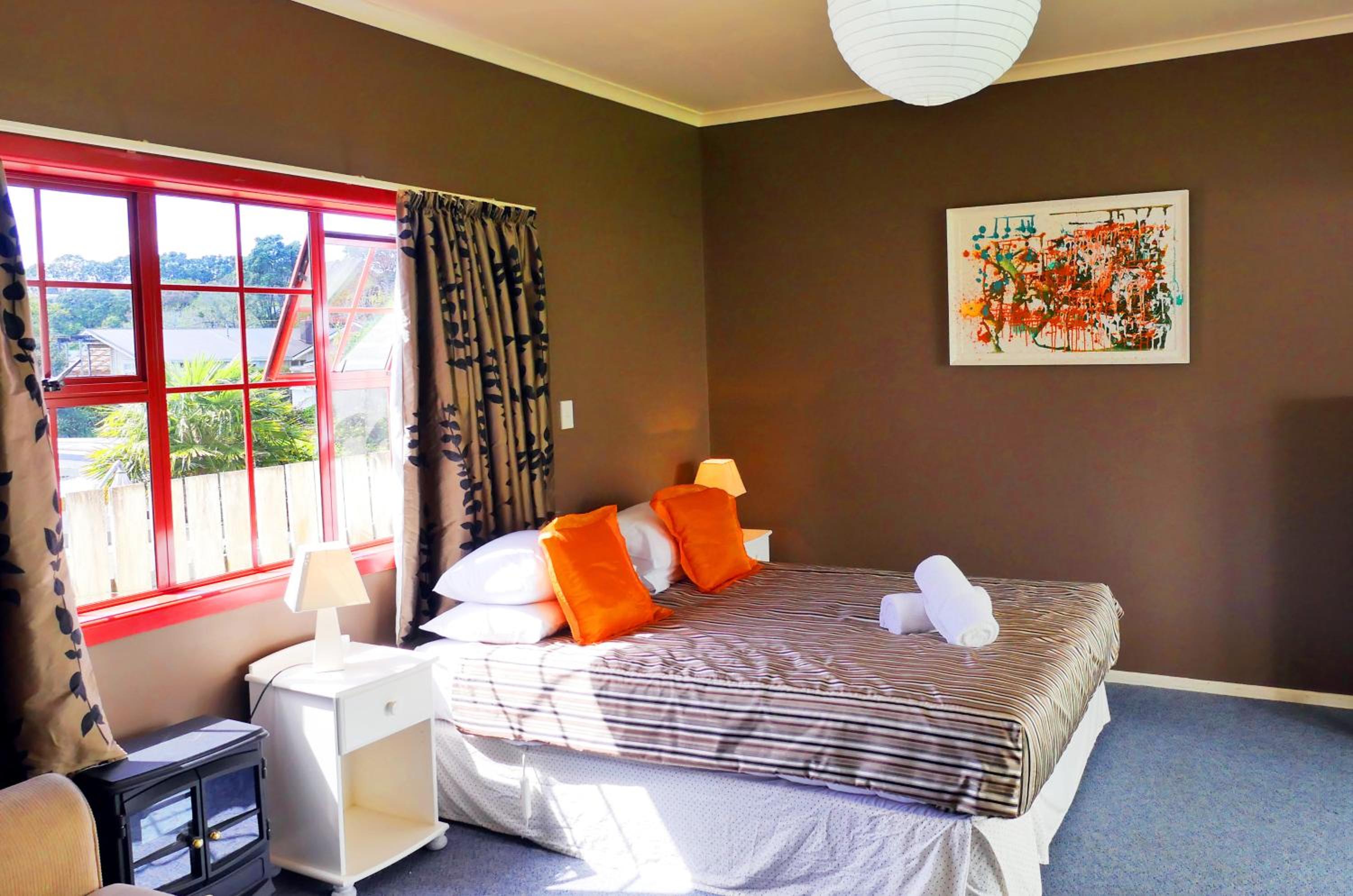 Ducks & Drakes Boutique Motel & Backpackers
