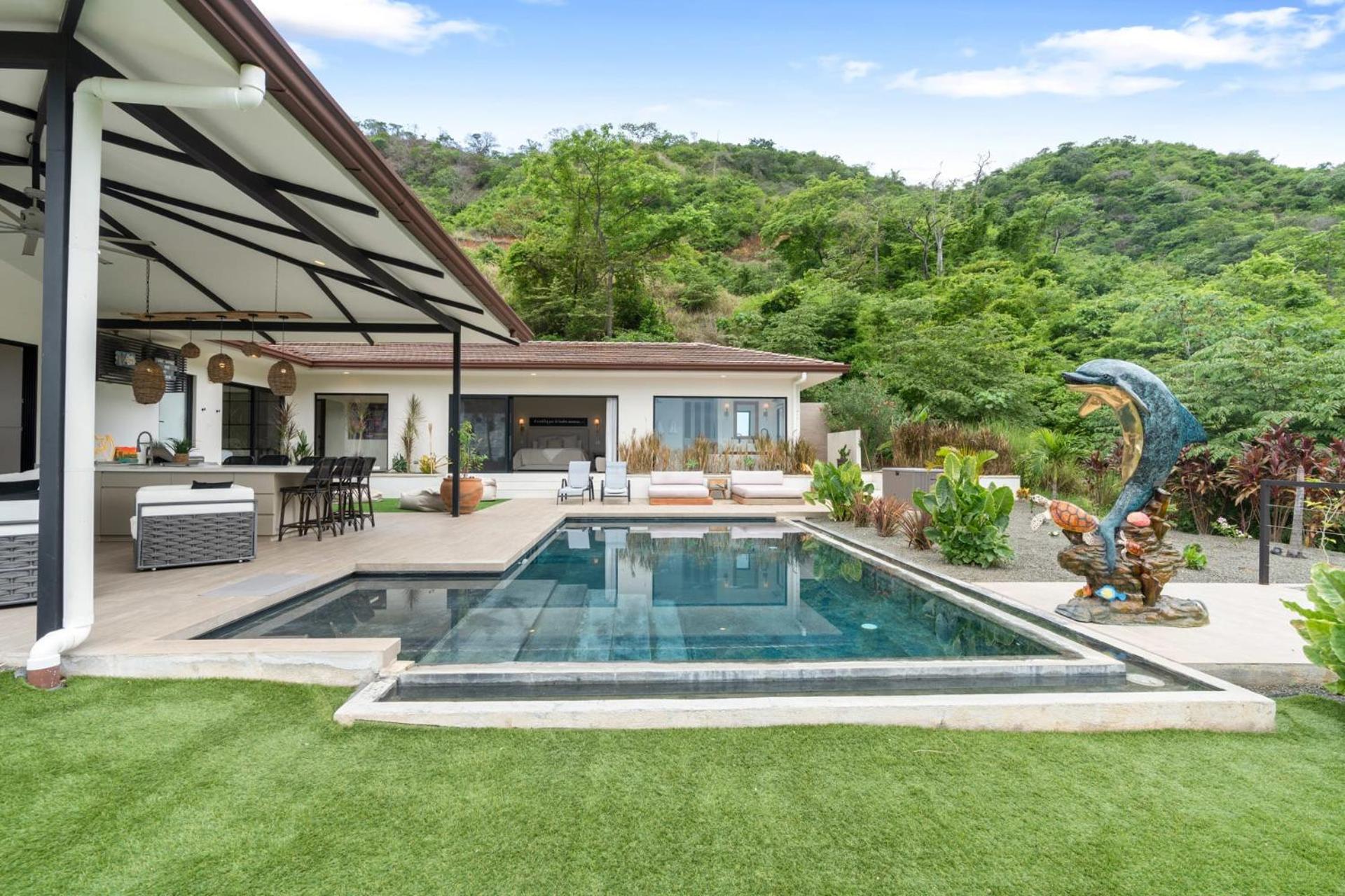 Luxe Tropical Villa with Sparkling Infinity Pool, Panoramic Ocean Views & Community Amenities