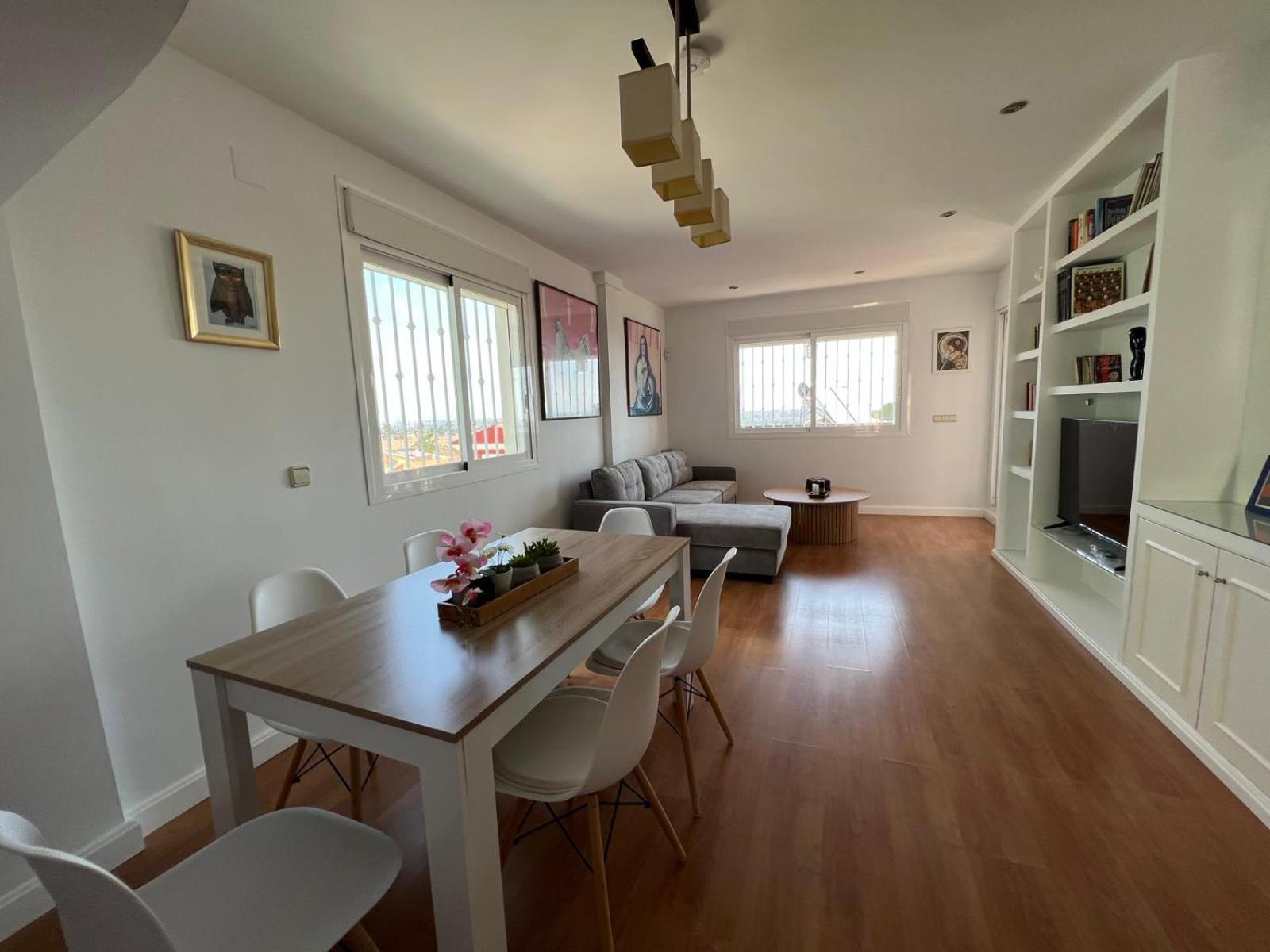 Chalet con piscina privada y aacc