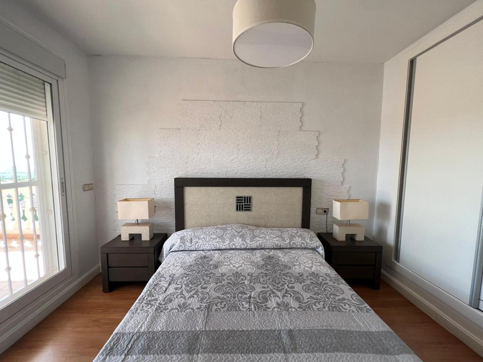 Chalet con piscina privada y aacc