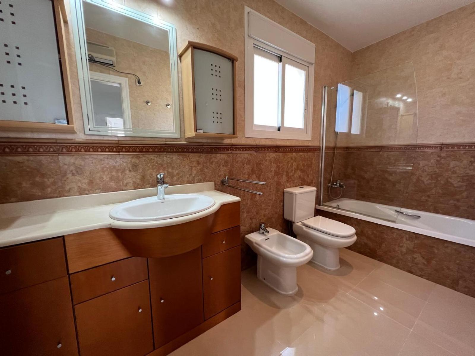 Chalet con piscina privada y aacc