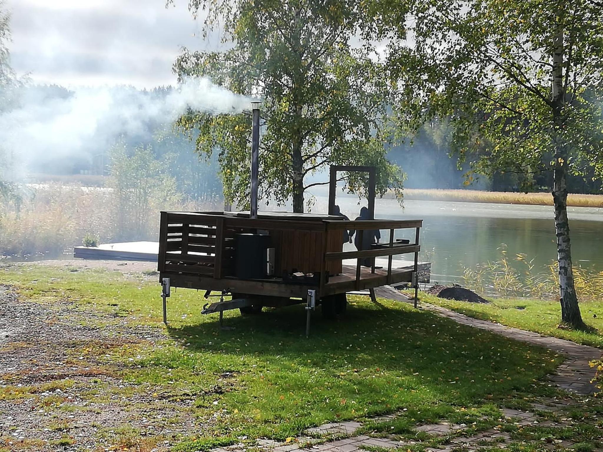 4 hengen luhtimökki view 5
