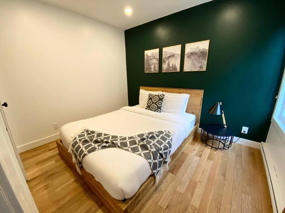 Modern Cottage in the Tremblant Ski Village