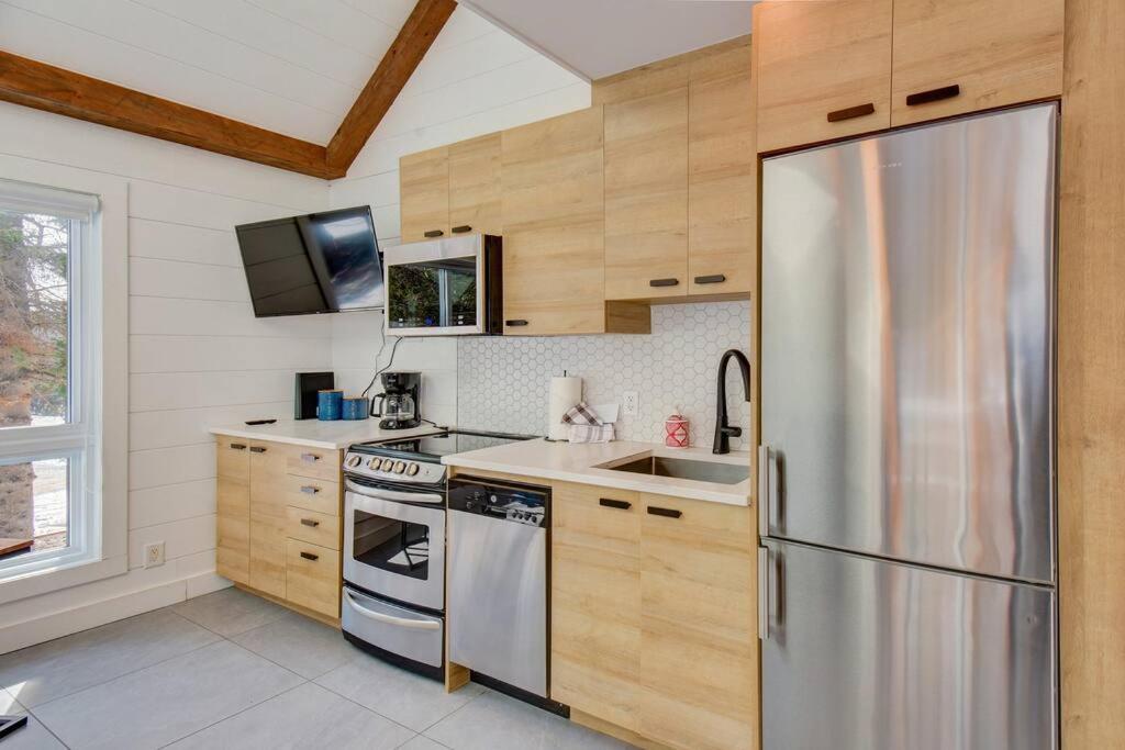 Modern Cottage in the Tremblant Ski Village