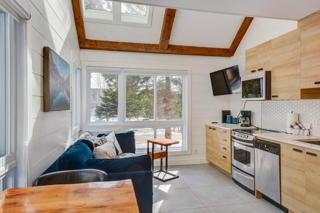 Modern Cottage in the Tremblant Ski Village