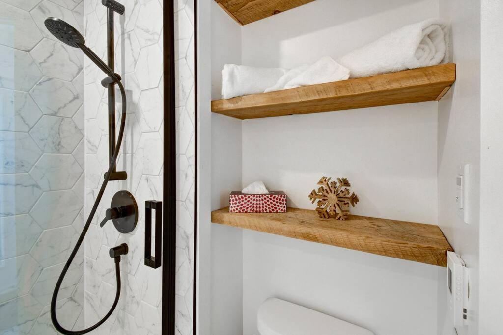 Modern Cottage in the Tremblant Ski Village