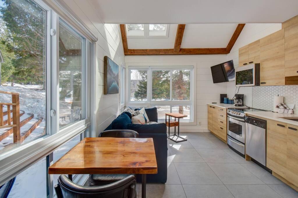 Modern Cottage in the Tremblant Ski Village