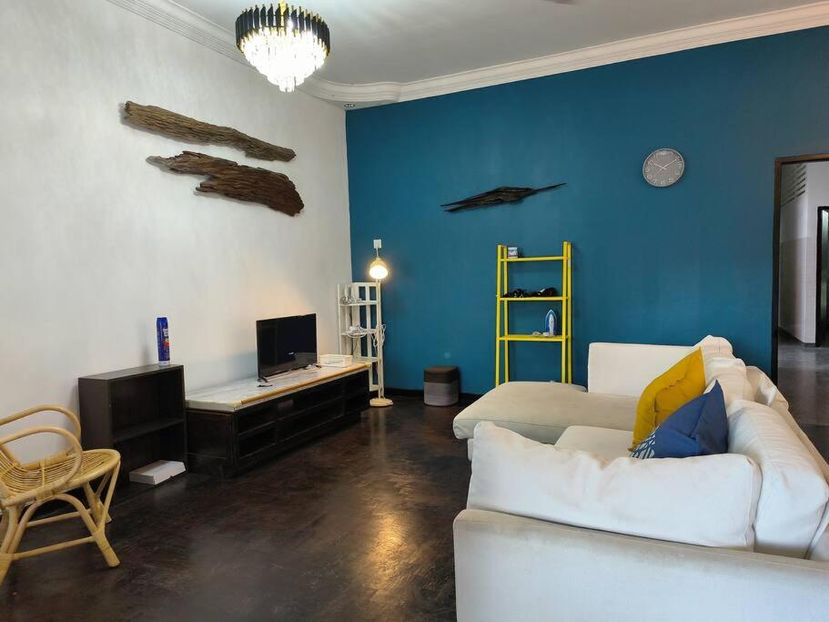 Getaway Hometsay Neaby Beach batu Ferringghi 4BR for 15px photo 7