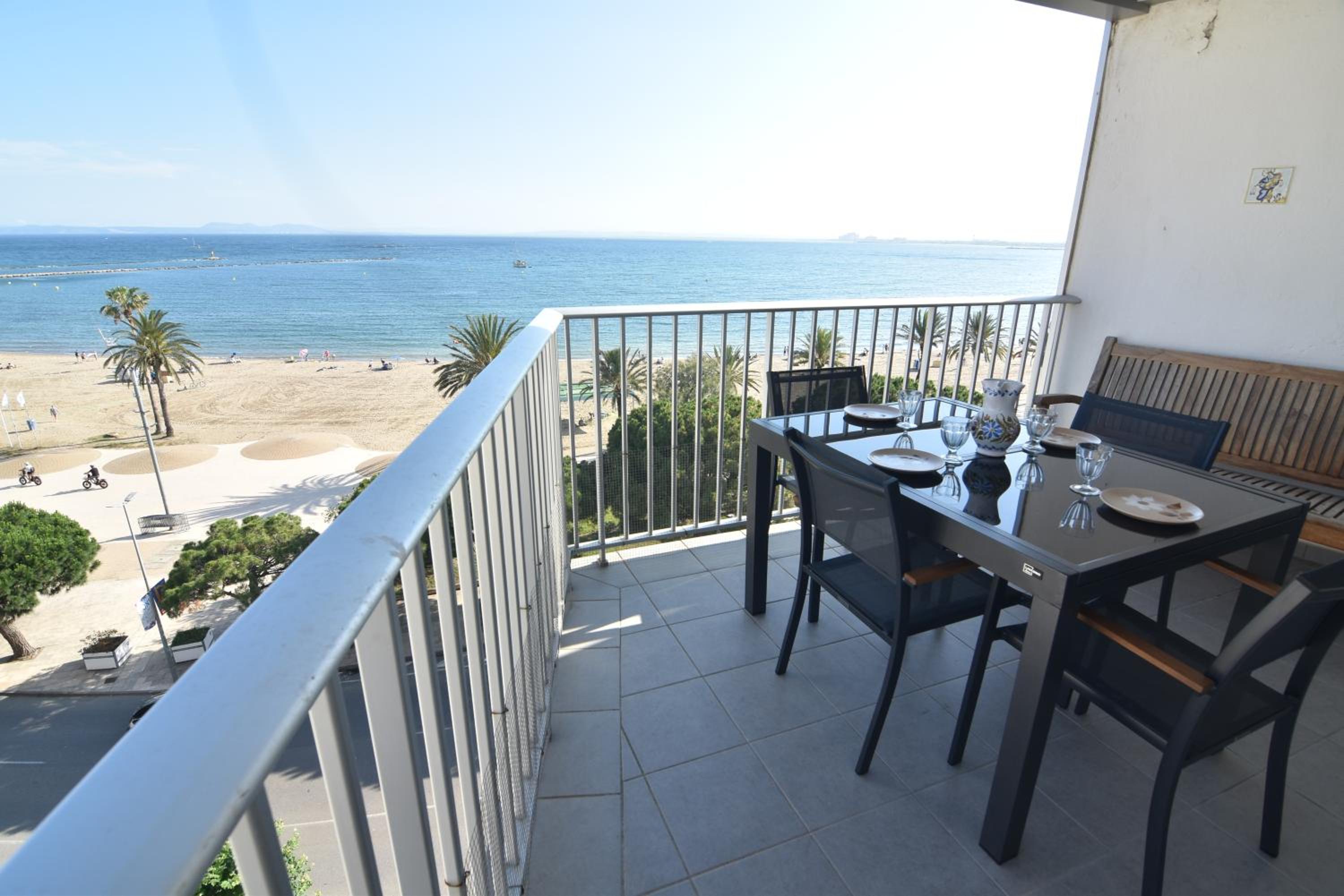 RNET - La Palmera Roses photo 3