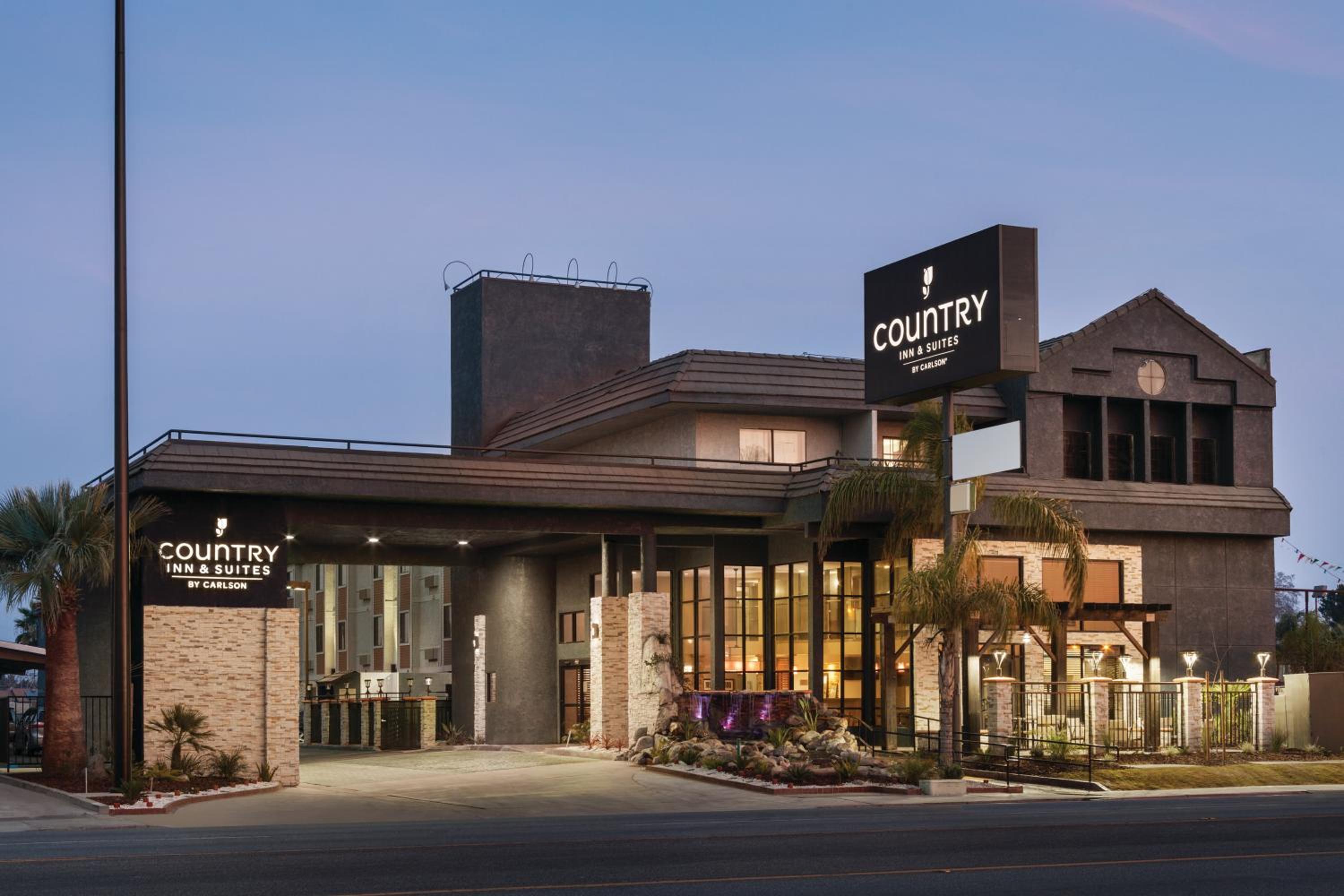 Hotel Country Inn & Suites by Radisson, Bakersfield, CA