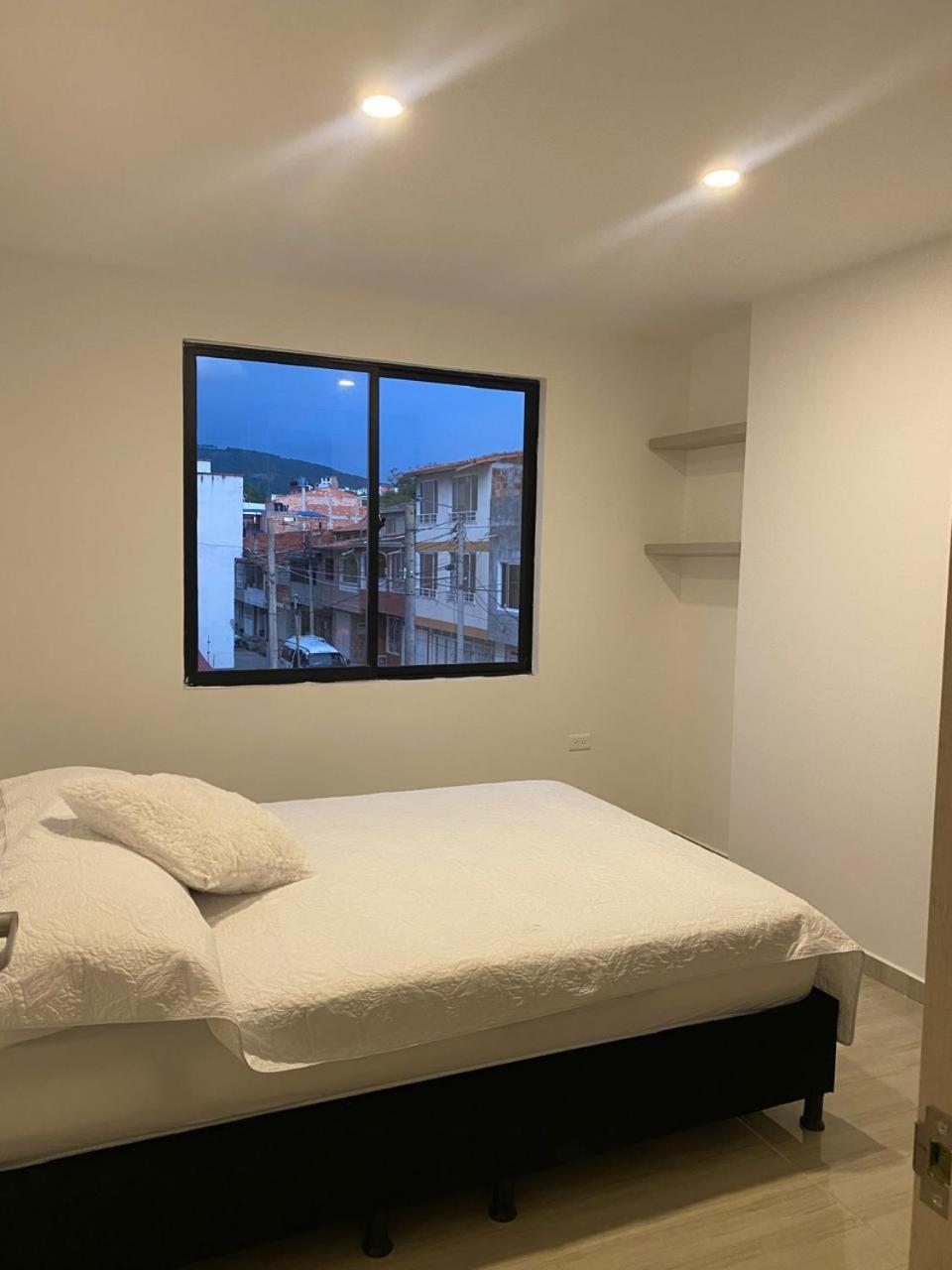 Apartamento con piscina a menos de un kilometro