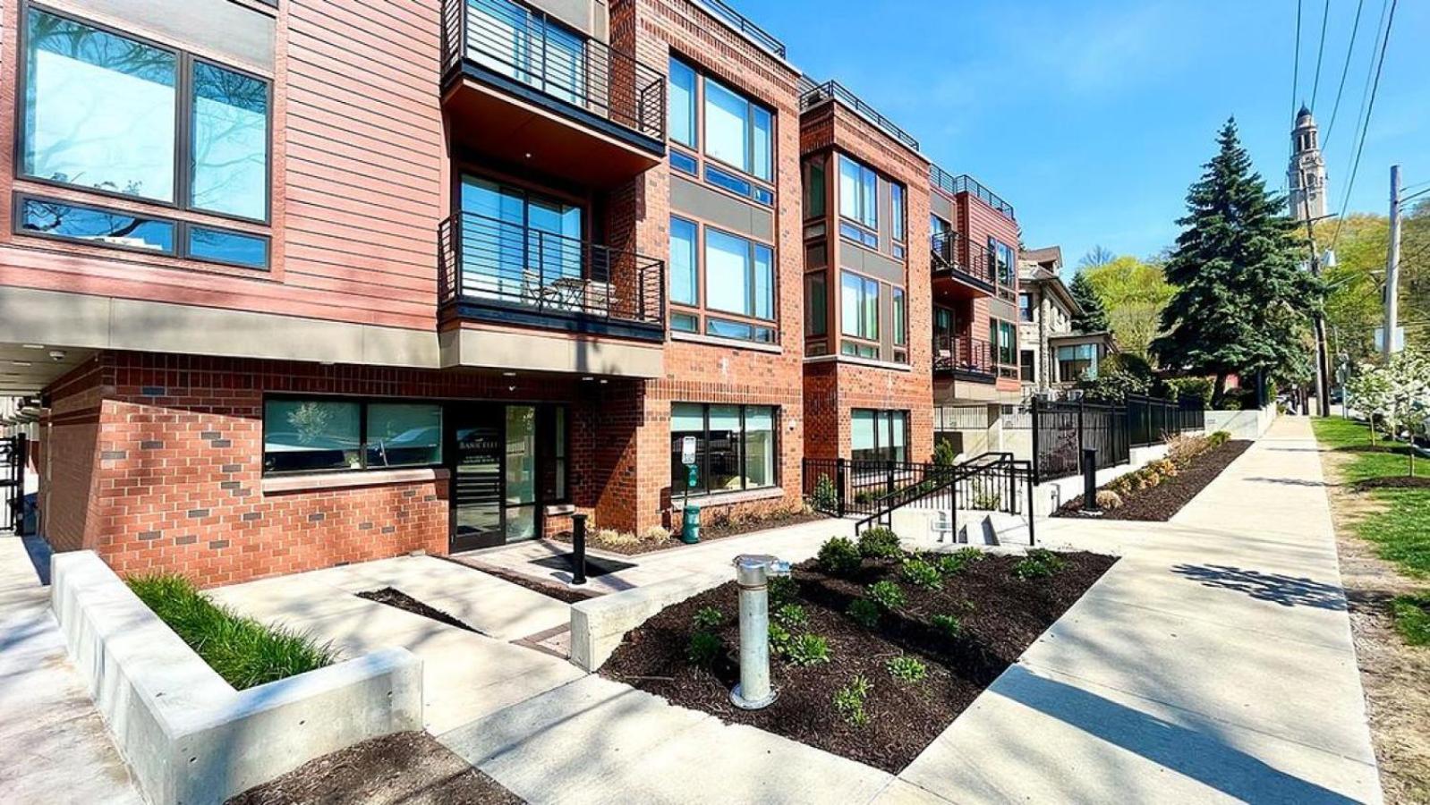 Landing at Baricelli - 1 Bedroom in University Circle
