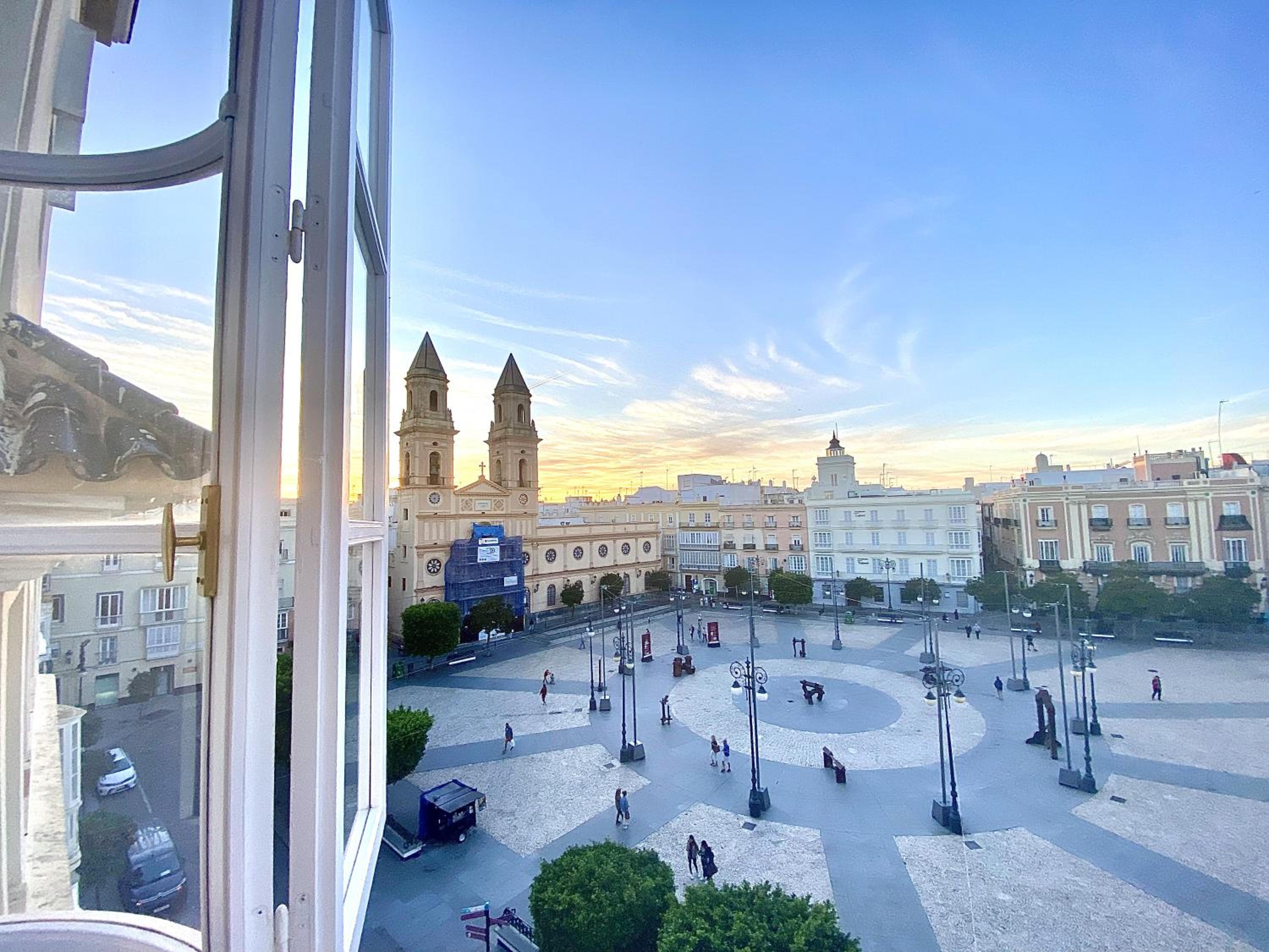 innCádizPalacio Apolo