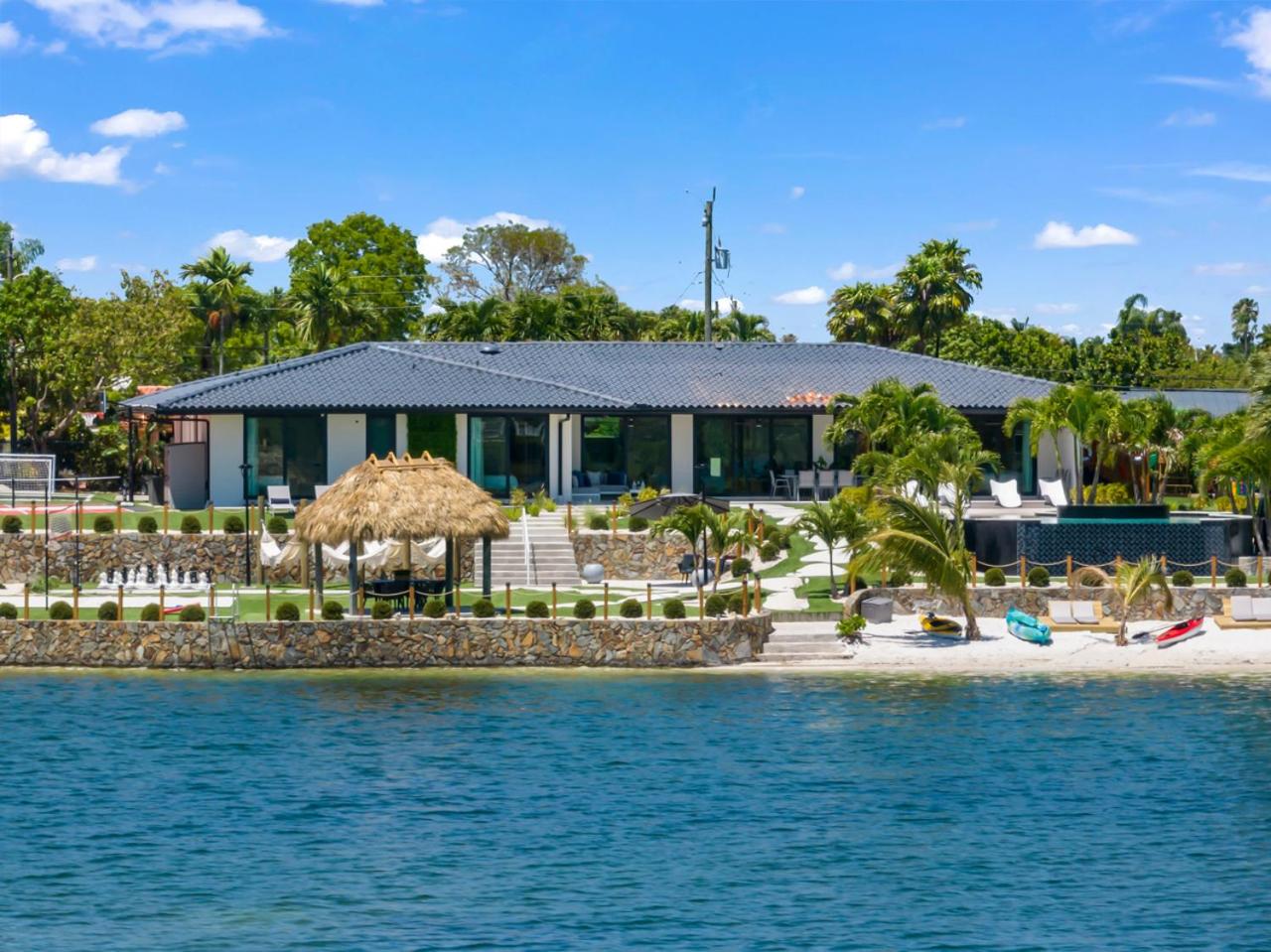 Wonderlake Infinity Pool Resort L66