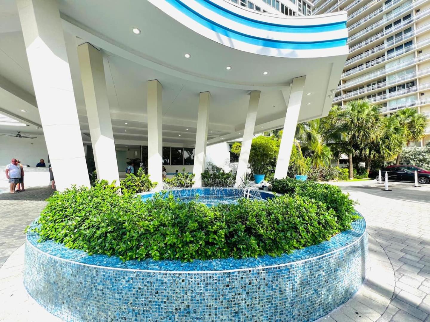 Beachfront Condo with Pool, Balcony & Ocean Views