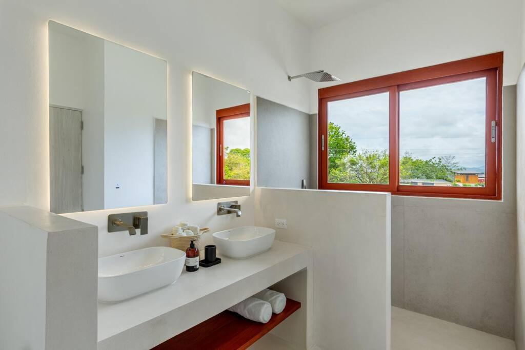 Elegant Ocean View Villa Serena