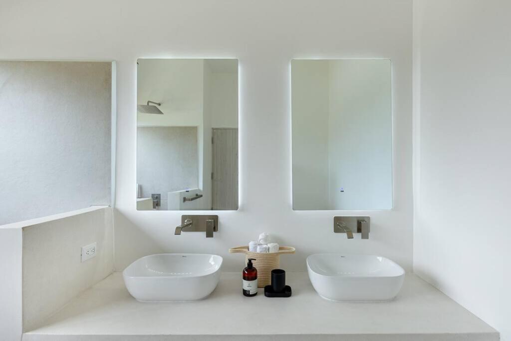 Elegant Ocean View Villa Serena