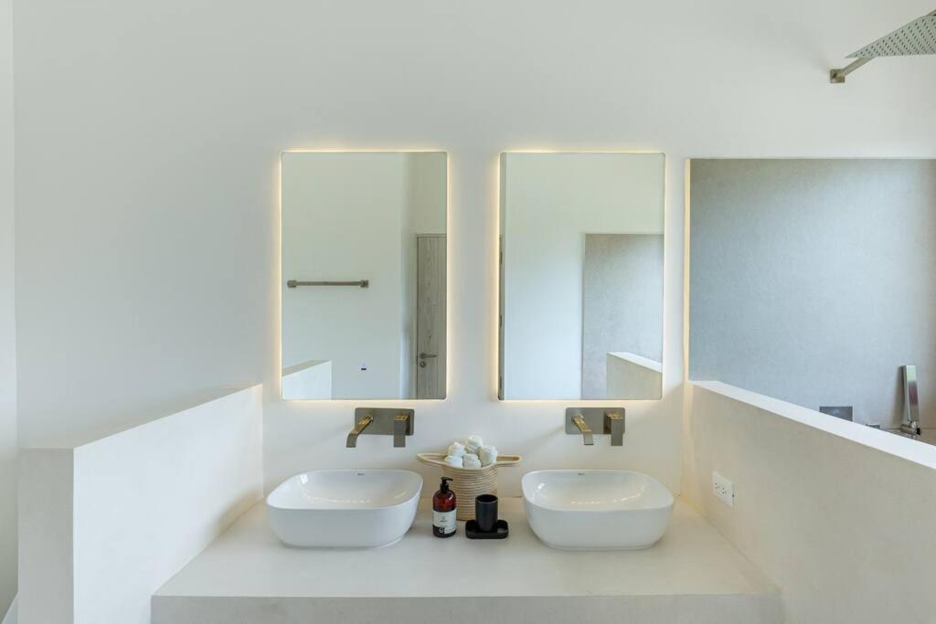 Elegant Ocean View Villa Serena