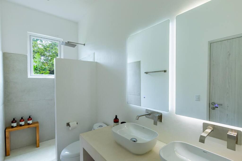 Elegant Ocean View Villa Serena