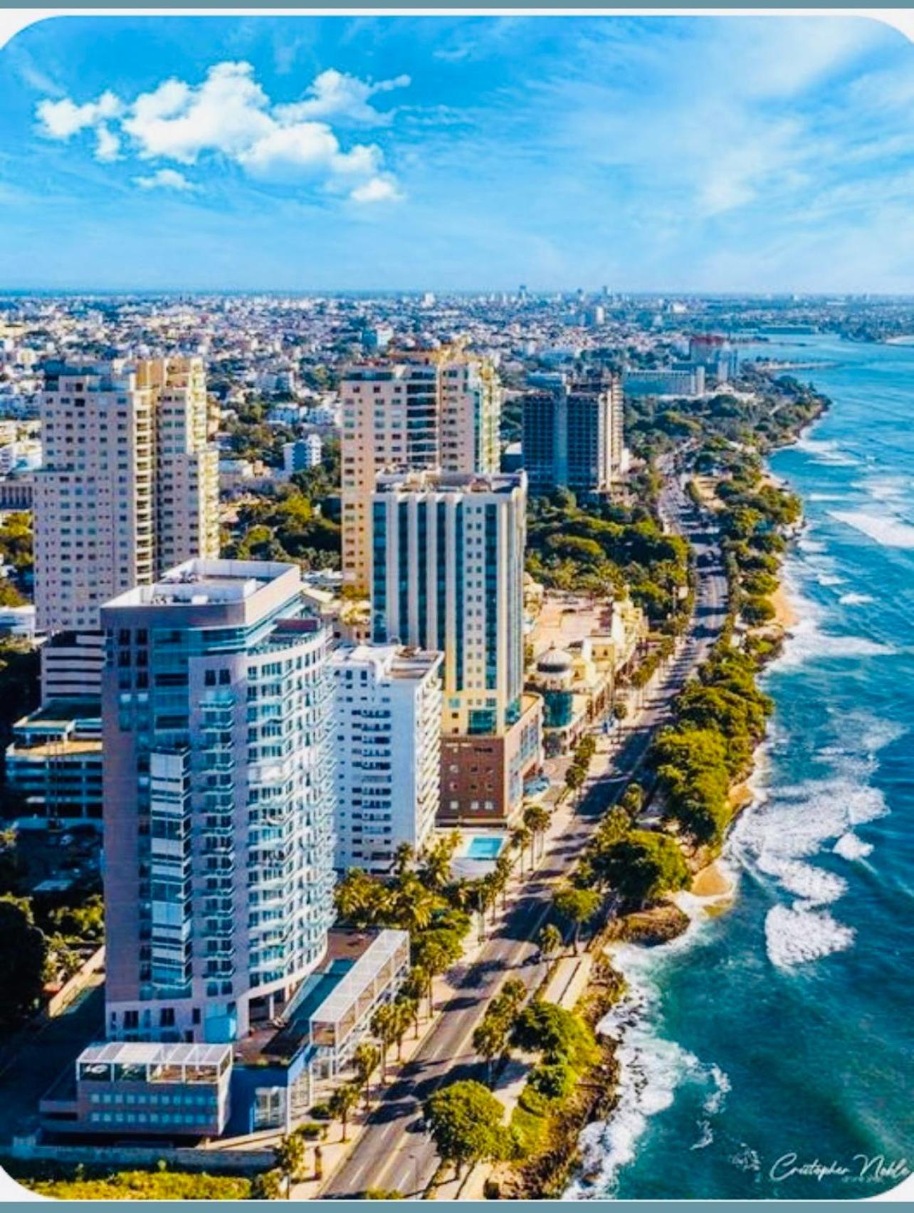 Spectacular Condominium between the city and the sea