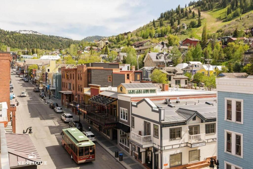 Park Haus on Main Street in Historic Old Town Hosted by Nestique view 4