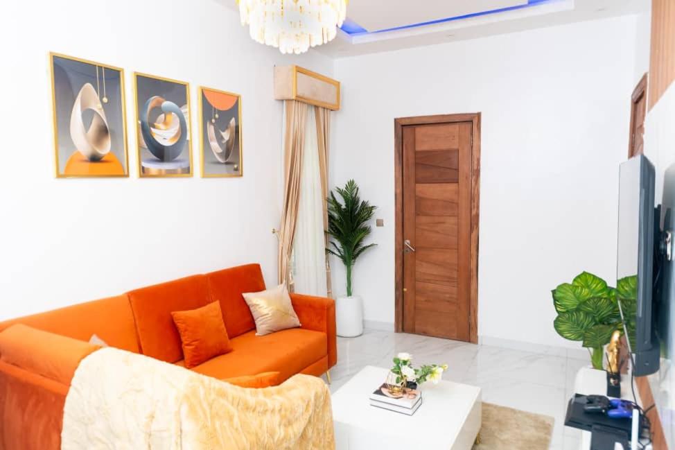 Urban Retreat Luxury Shortlet Apartment Lekki ajah Lagos with pool and gym