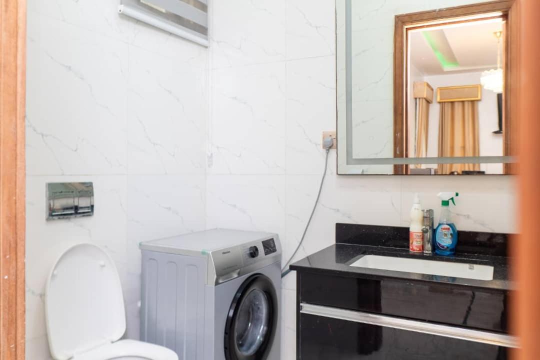 Urban Retreat Luxury Shortlet Apartment Lekki ajah Lagos with pool and gym