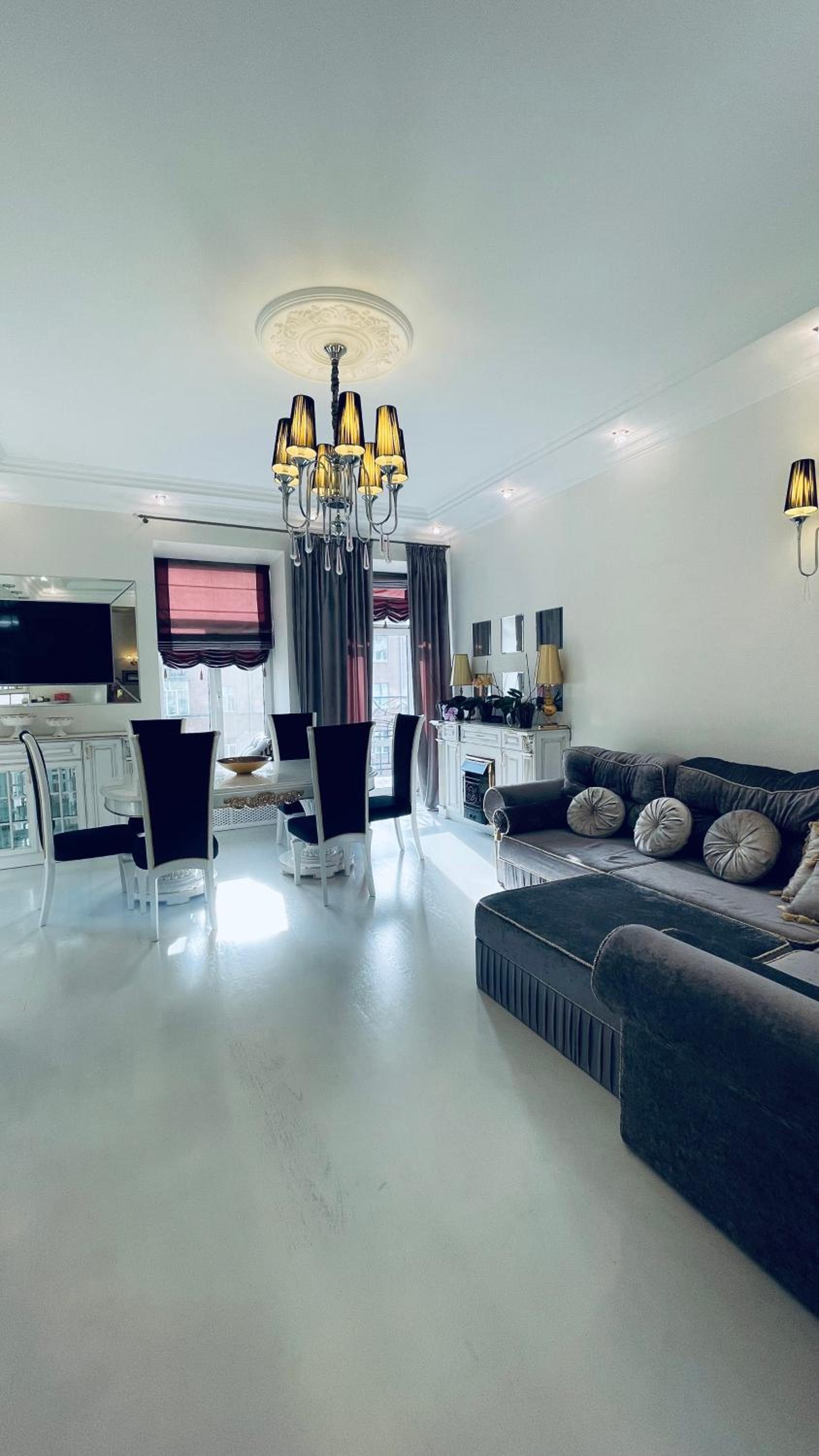 Luxury design apartments in the center of Kiev view 2