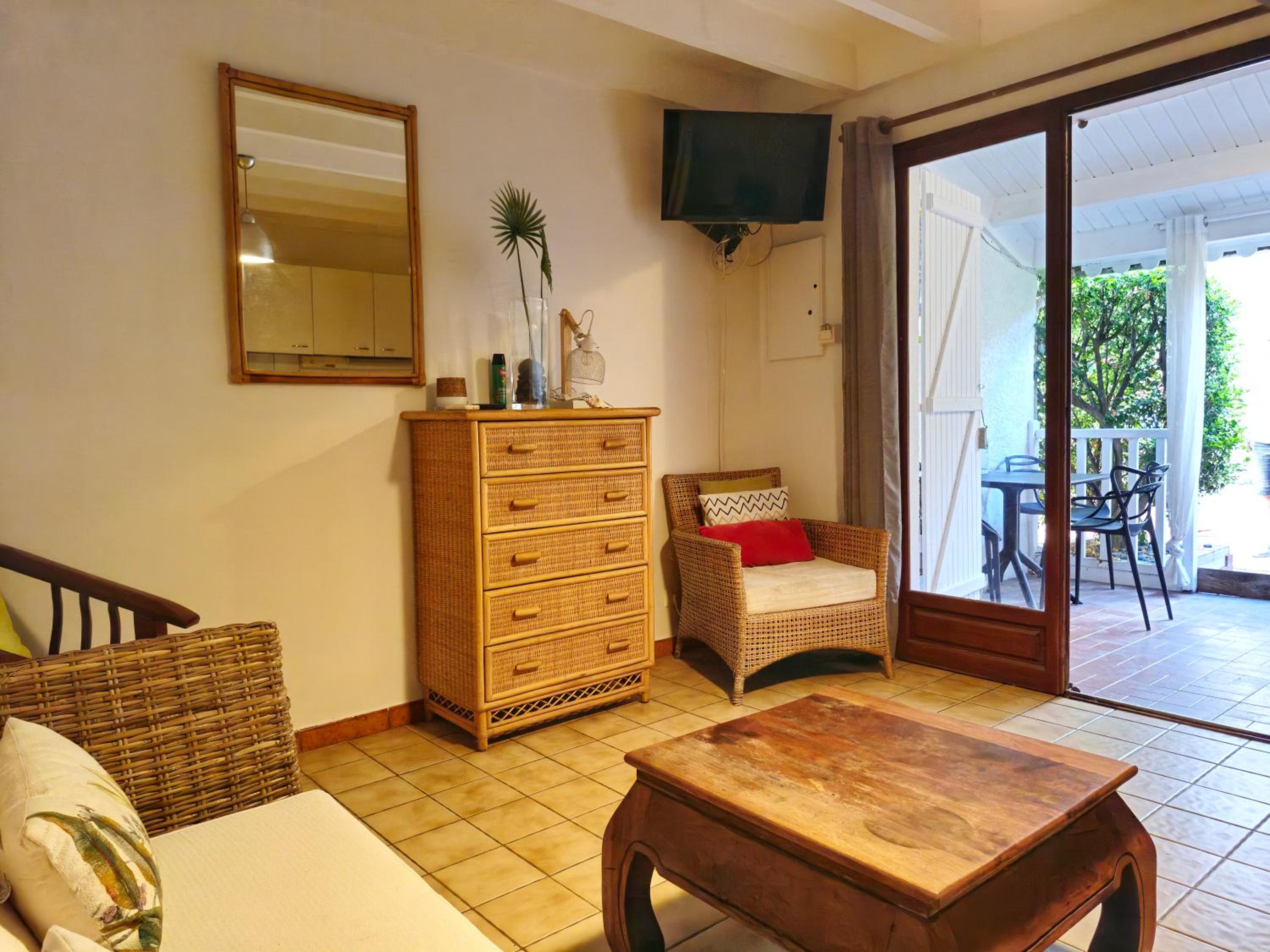 Joli appartement entier sur jardin avec salle d'eau et chambre indépendantes et cuisine équipée view 4