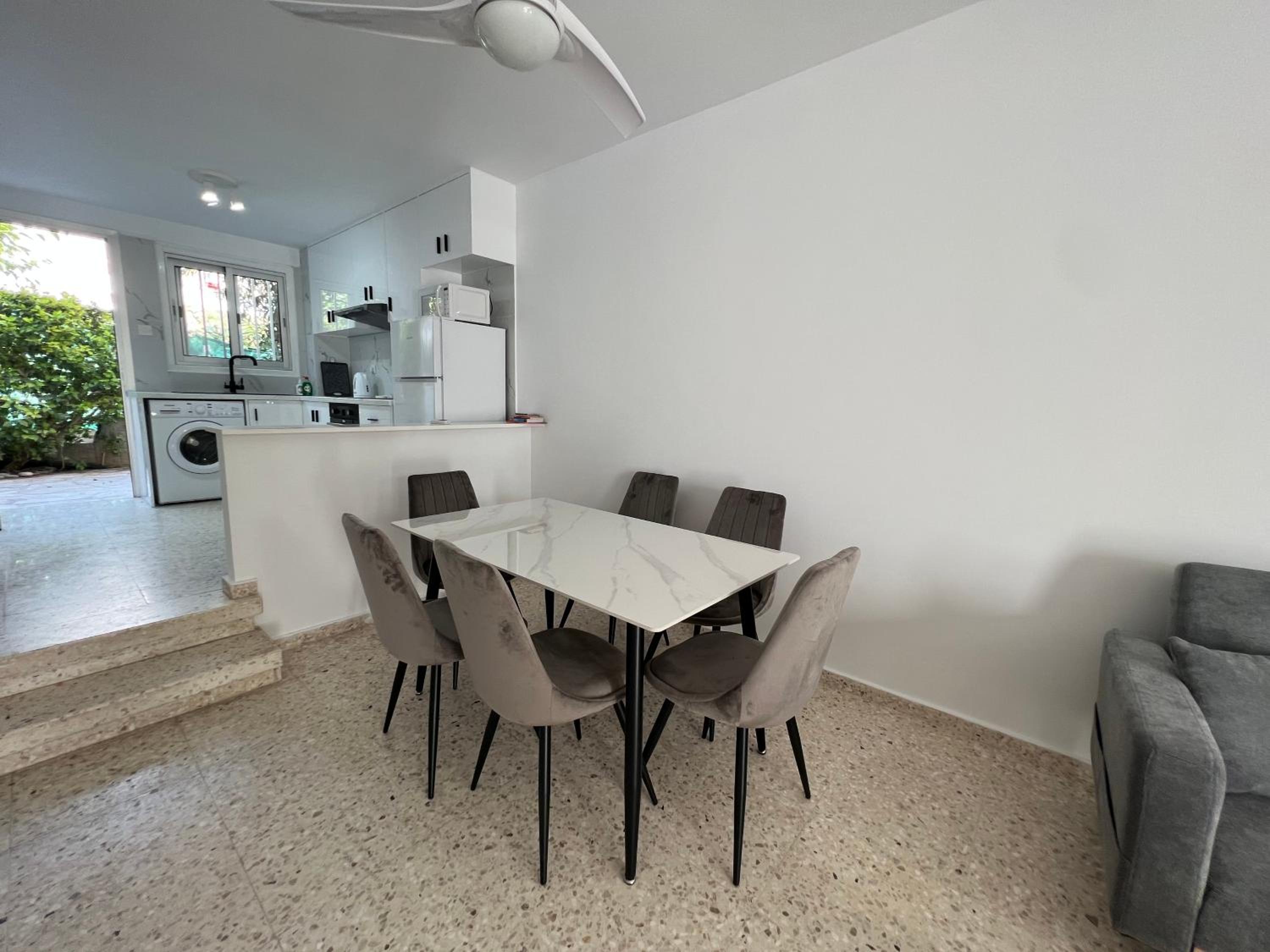 Natalia's Townhouse, Margarita Gardens 003