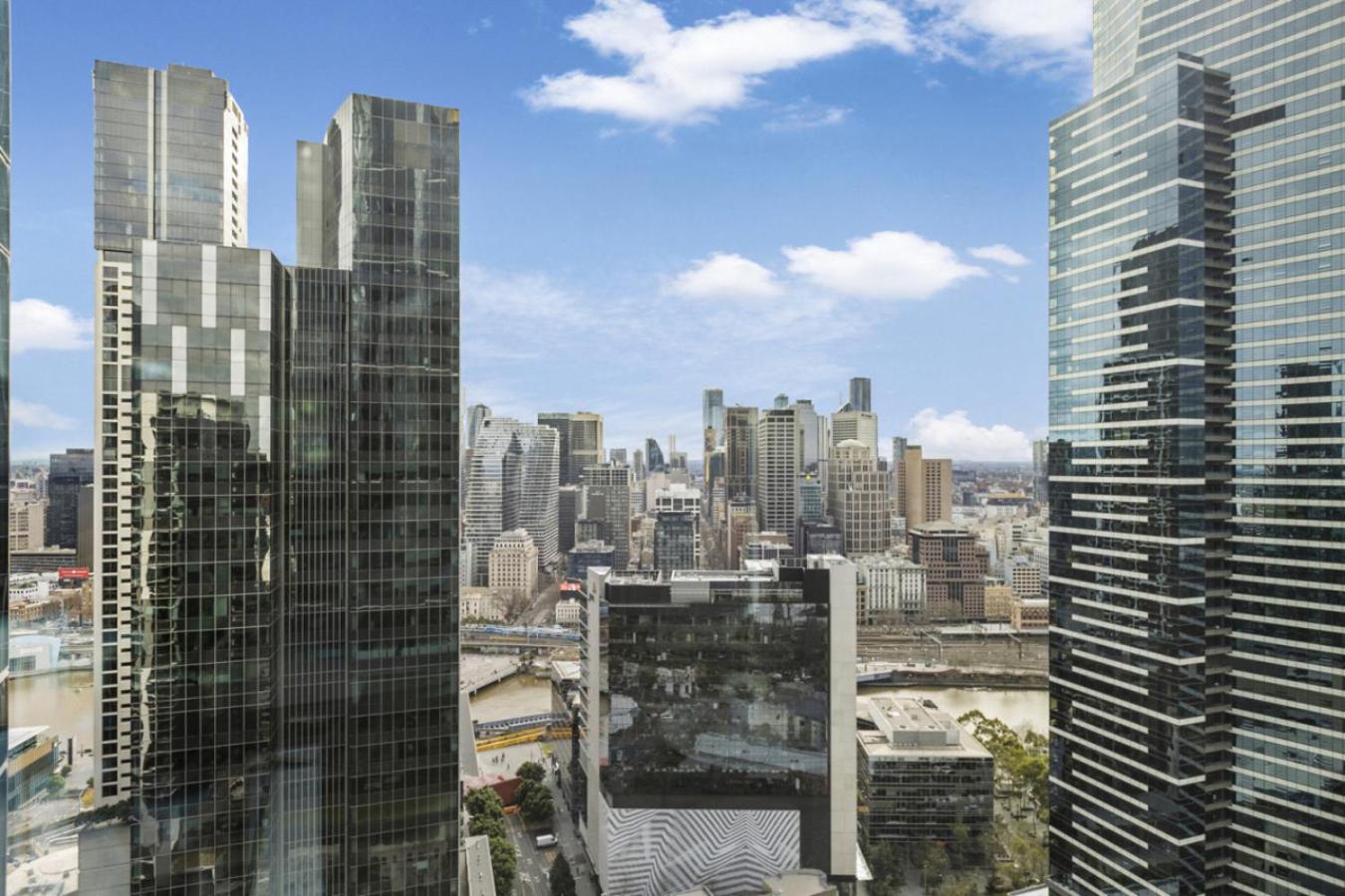 Level 38 - Australia 108 Building Southbank Apartment - sleeps 4