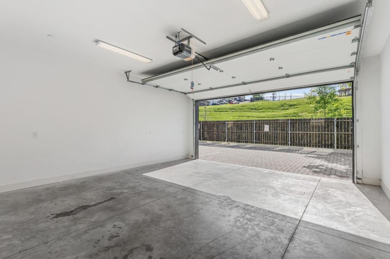 Patio FirePit Garage Walk to Belmont 12 South, Restaurants and More view 2
