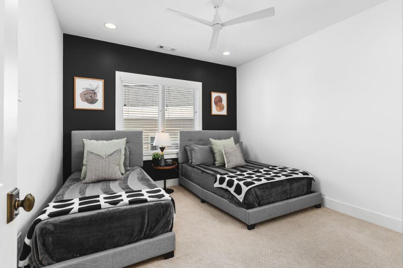 Patio FirePit Garage Walk to Belmont 12 South, Restaurants and More view 5