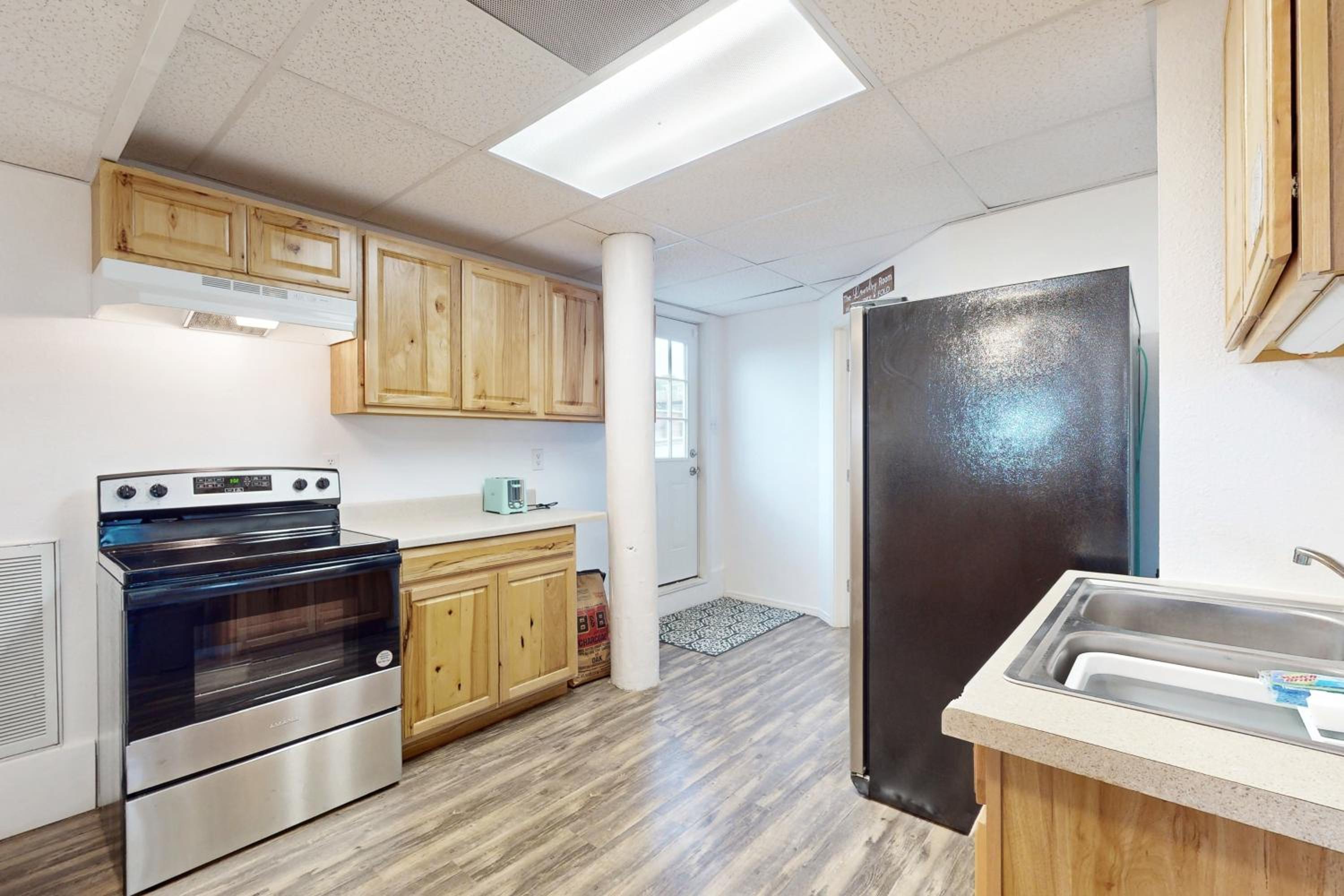 Bay Views and Beach Access Ingleside Getaway