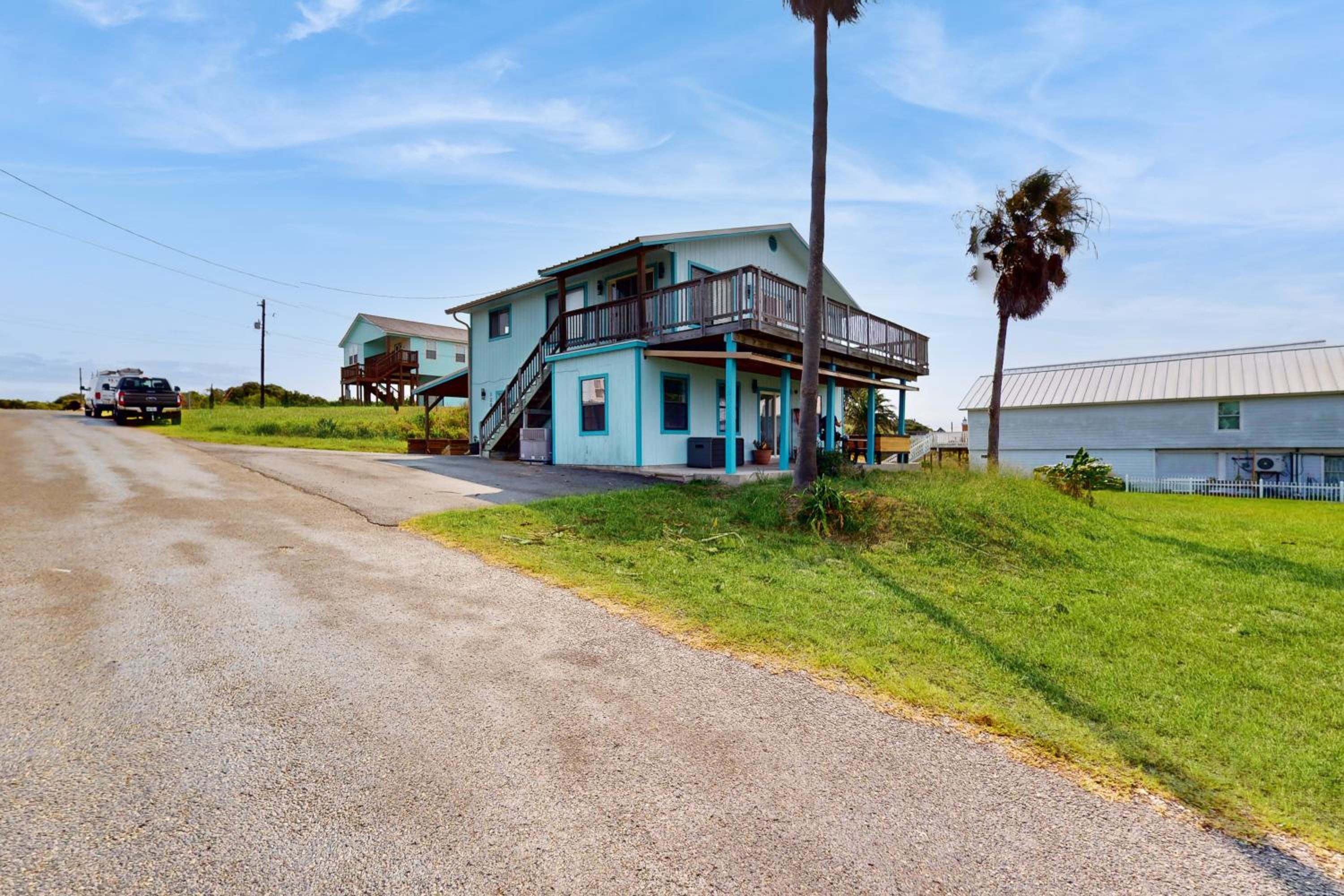 Bay Views and Beach Access Ingleside Getaway