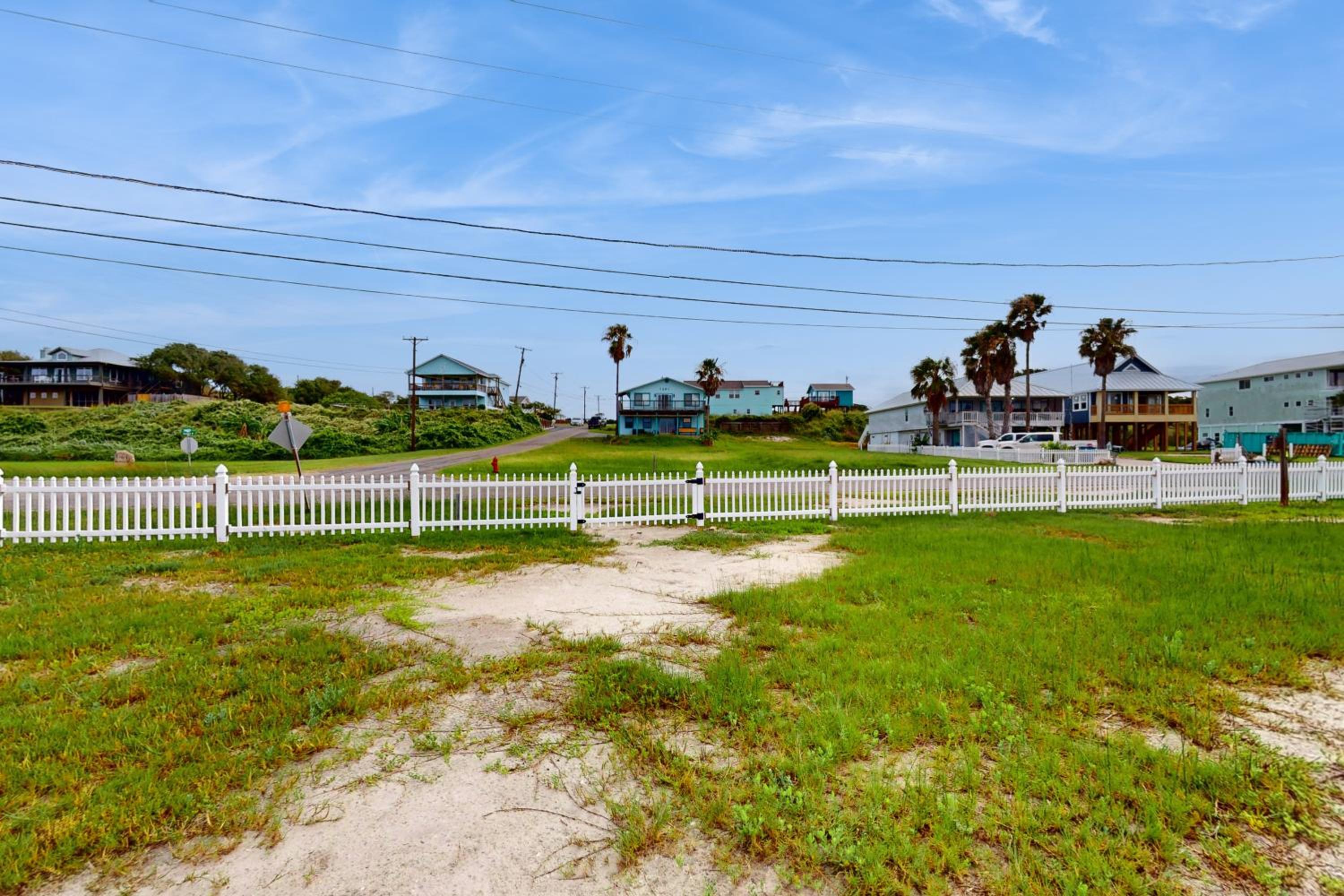 Bay Views and Beach Access Ingleside Getaway