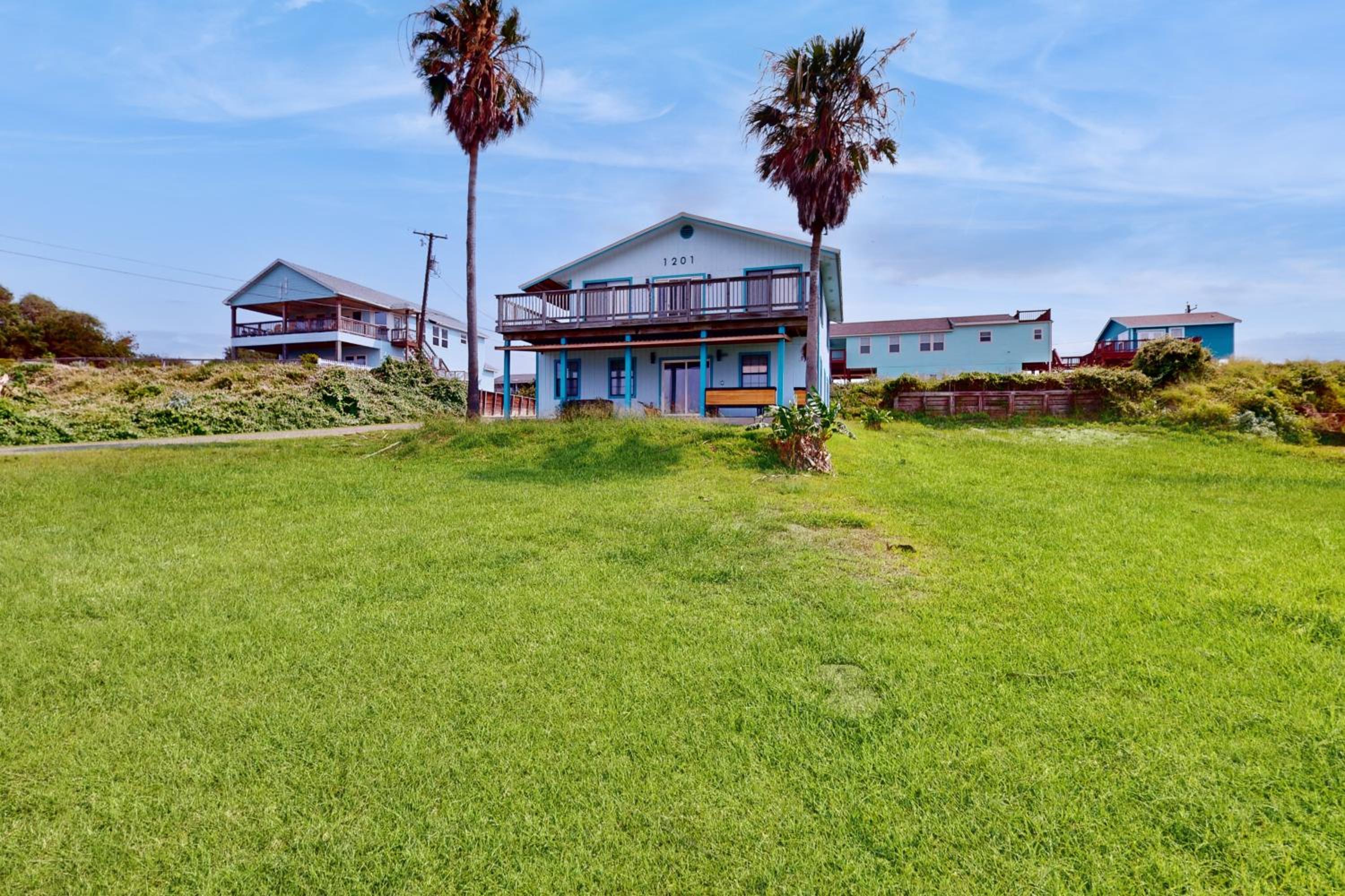 Bay Views and Beach Access Ingleside Getaway
