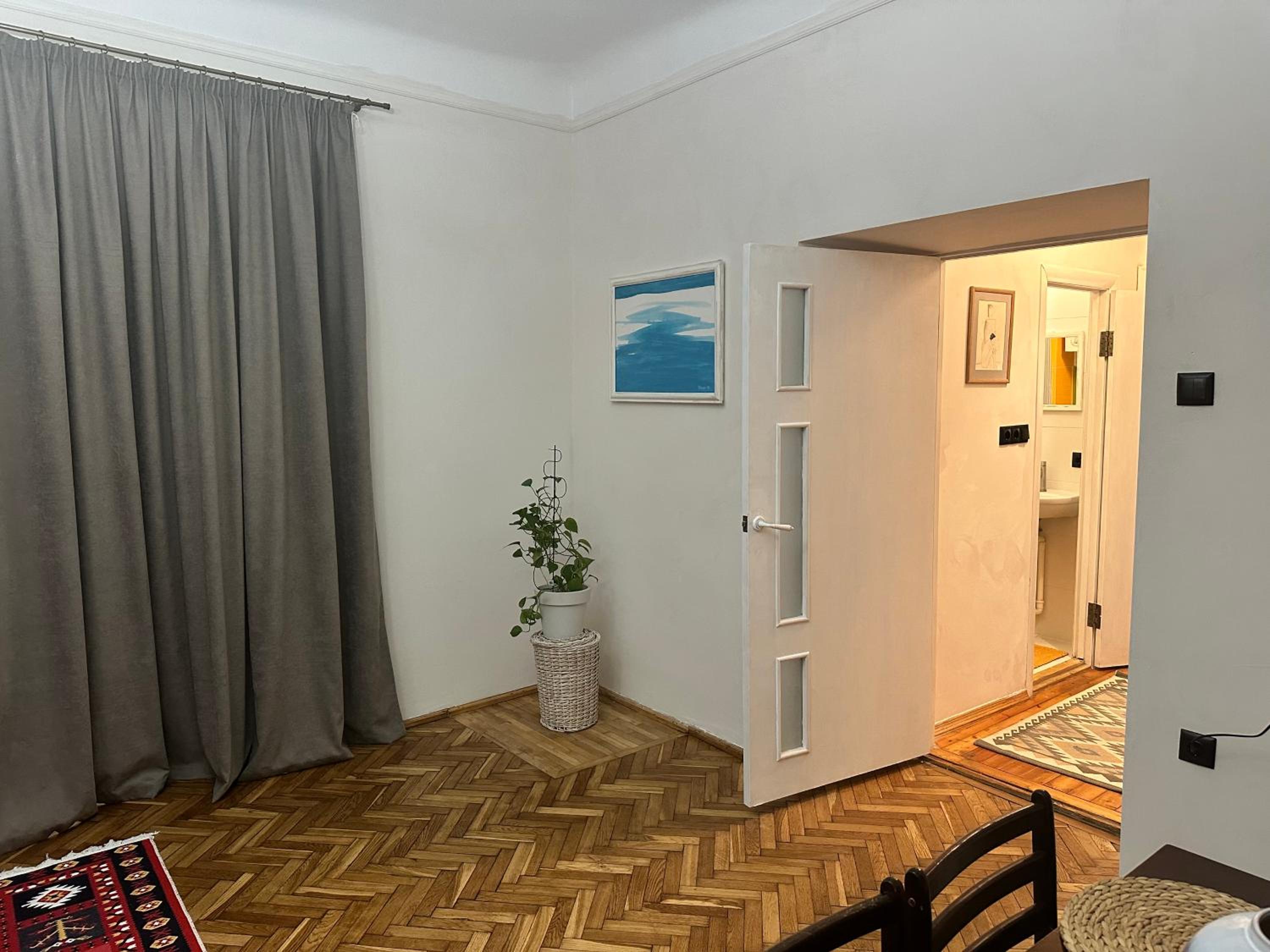Art apartment on Kylisha str view 2