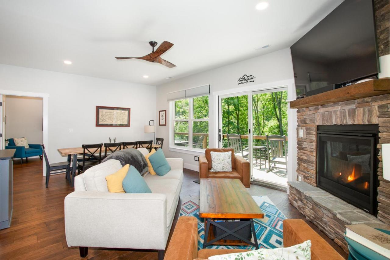 Townsend Gem: Retreat with Hot Tub & Fire Pit
