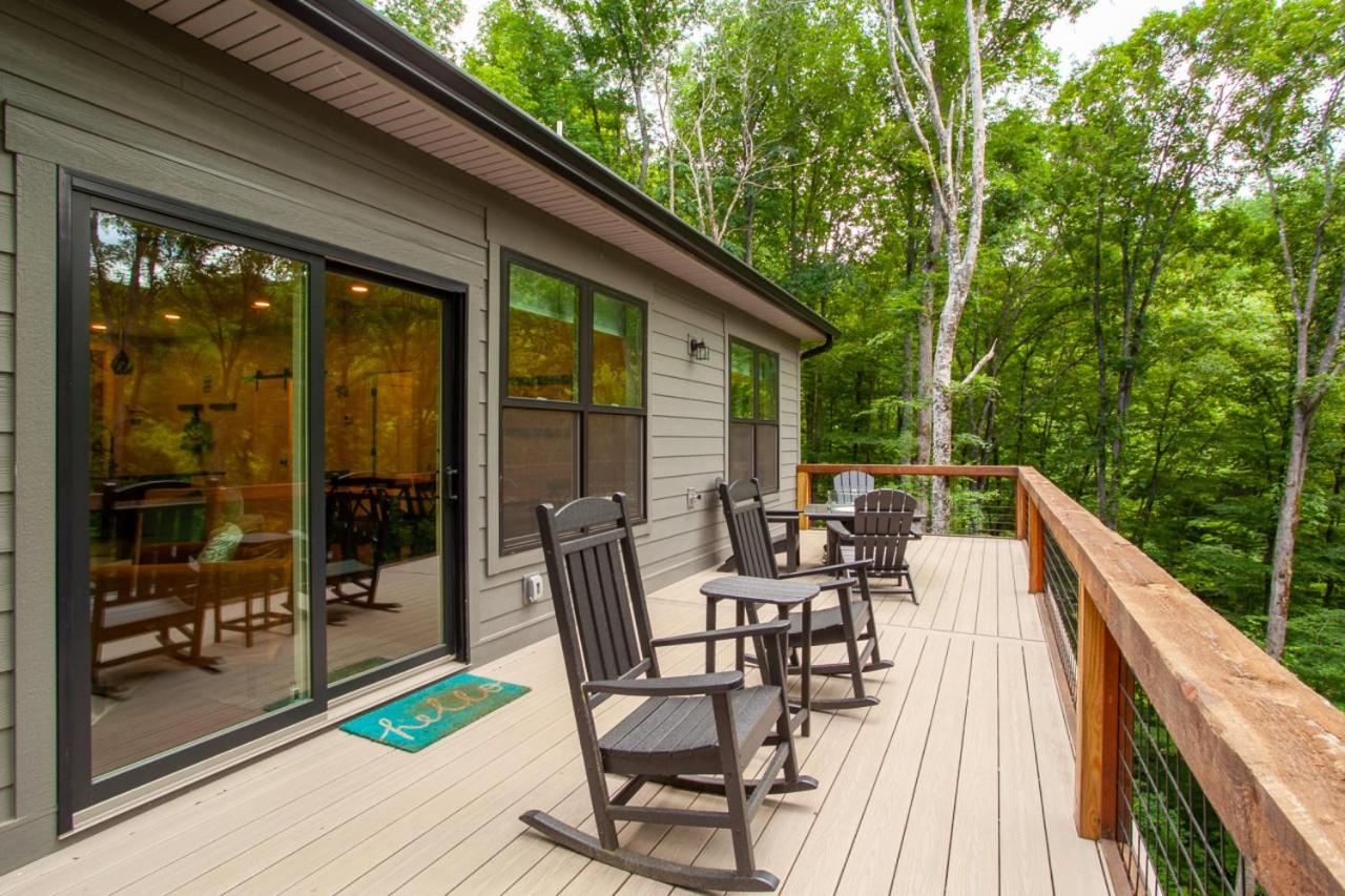 Townsend Gem: Retreat with Hot Tub & Fire Pit